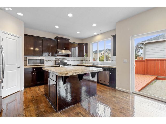 12312 Se ZION St, Damascus, OR 97089