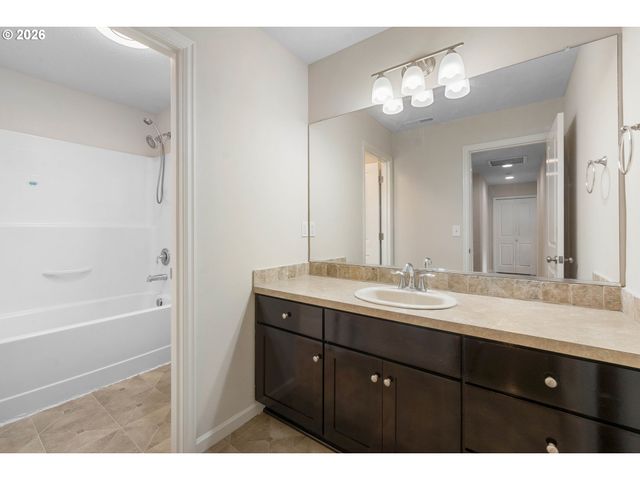 12312 Se ZION St, Damascus, OR 97089