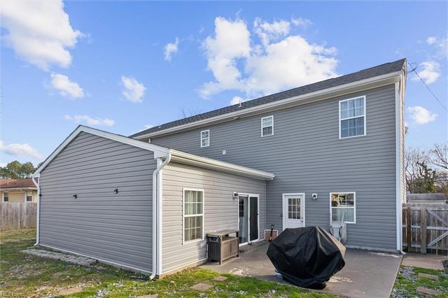 5 Rexford DR, Newport News, VA 23608