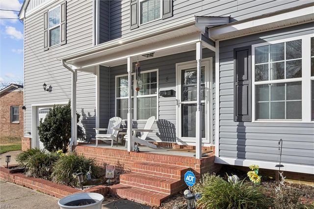 5 Rexford DR, Newport News, VA 23608