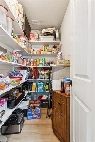 5 Rexford DR, Newport News, VA 23608