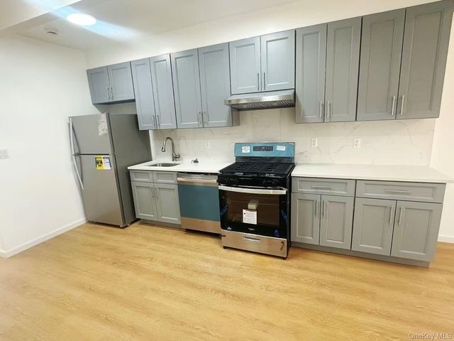 30-87 Steinway Street 2FL, Astoria, NY 11103