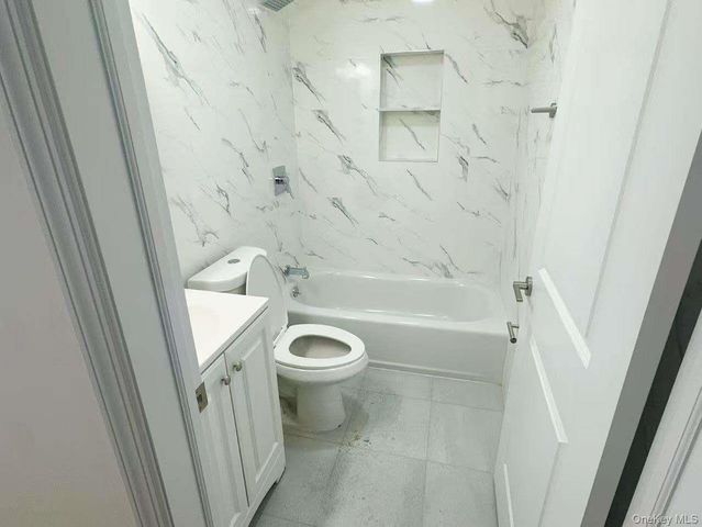 30-87 Steinway Street 2FL, Astoria, NY 11103