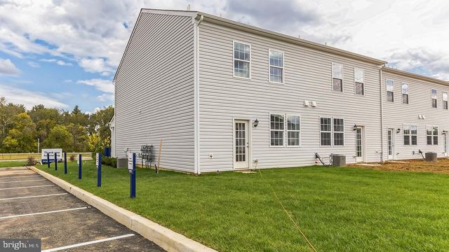 1271 MARTIN RD, Breinigsville, PA 18031