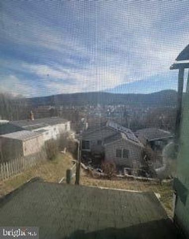 58 W COLUMBUS AVENUE, Nesquehoning, PA 18240