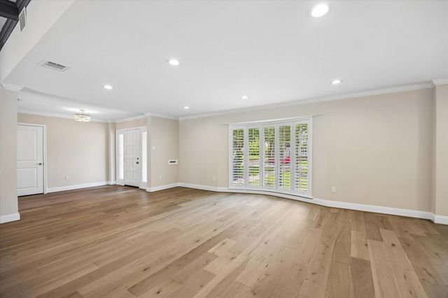 9407 Cranleigh Court, Houston, TX 77096