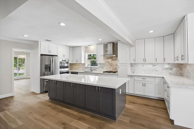 9407 Cranleigh Court, Houston, TX 77096