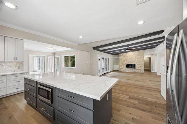 9407 Cranleigh Court, Houston, TX 77096
