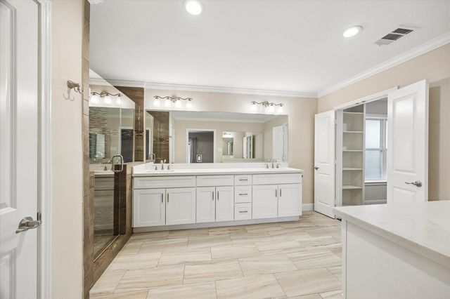 9407 Cranleigh Court, Houston, TX 77096
