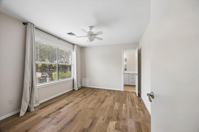 9407 Cranleigh Court, Houston, TX 77096