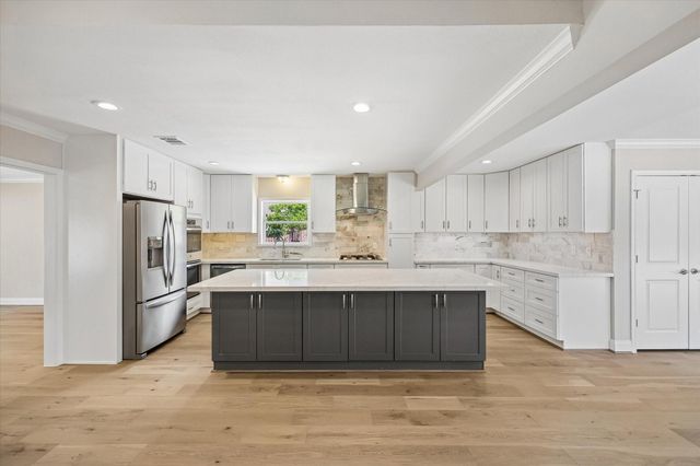 9407 Cranleigh Court, Houston, TX 77096