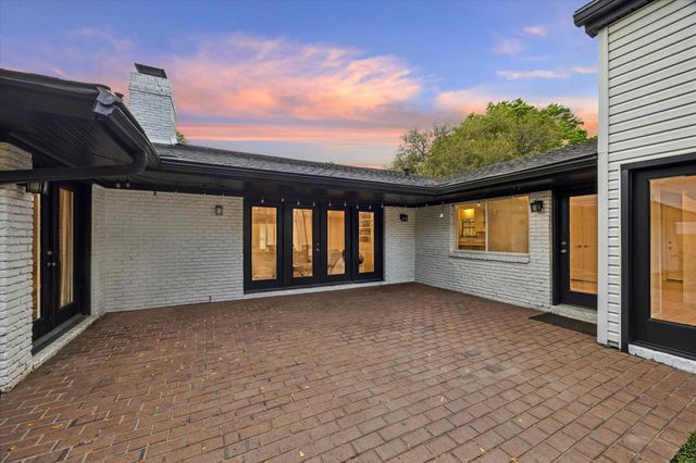 9407 Cranleigh Court, Houston, TX 77096