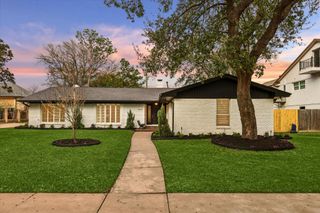 9407 Cranleigh Court, Houston, TX 77096