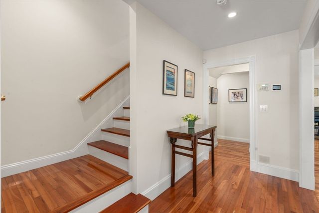 83 Fuller St 2, Brookline, MA 02446