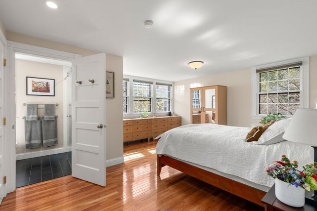 83 Fuller St 2, Brookline, MA 02446