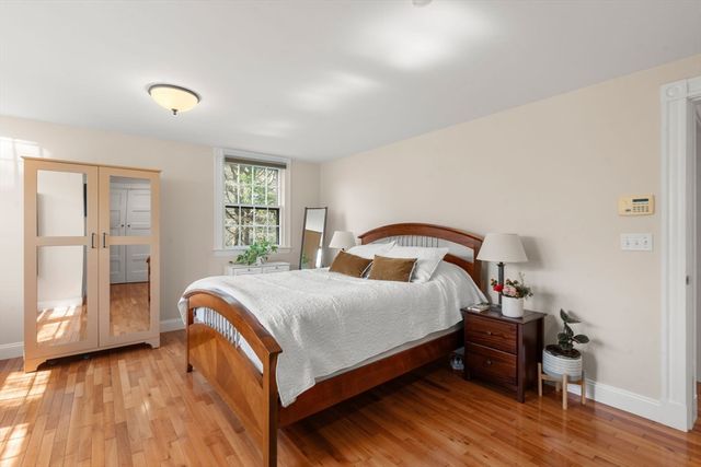 83 Fuller St 2, Brookline, MA 02446