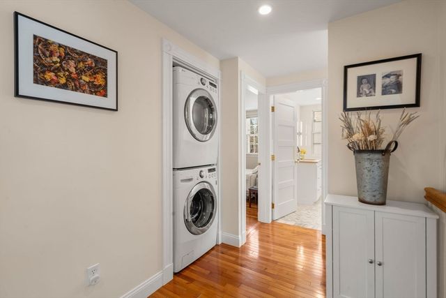 83 Fuller St 2, Brookline, MA 02446