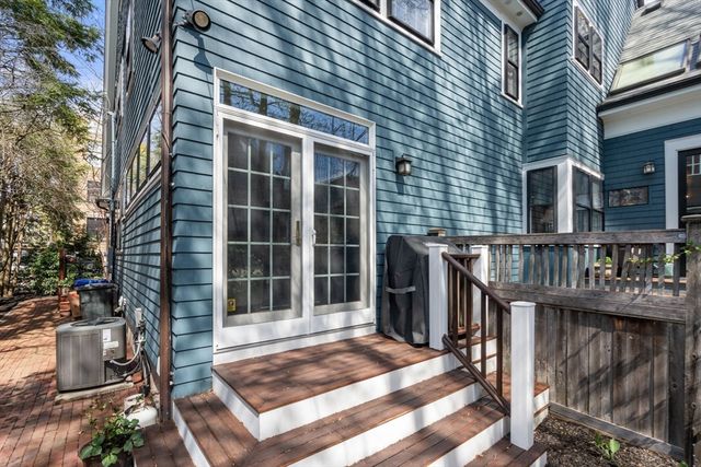 83 Fuller St 2, Brookline, MA 02446
