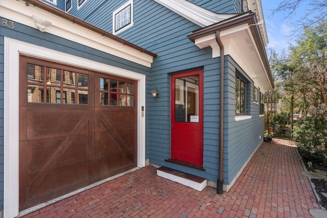 83 Fuller St 2, Brookline, MA 02446
