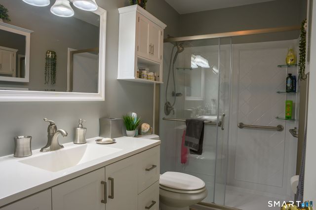 8B Kayview Avenue, Bethel, CT 06801