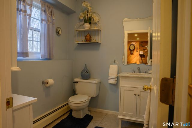 8B Kayview Avenue, Bethel, CT 06801