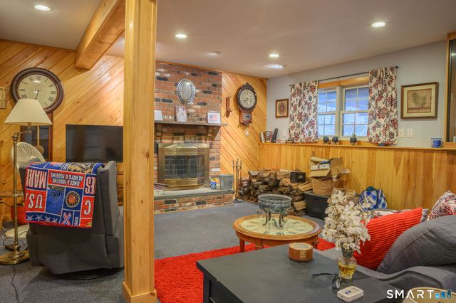 8B Kayview Avenue, Bethel, CT 06801