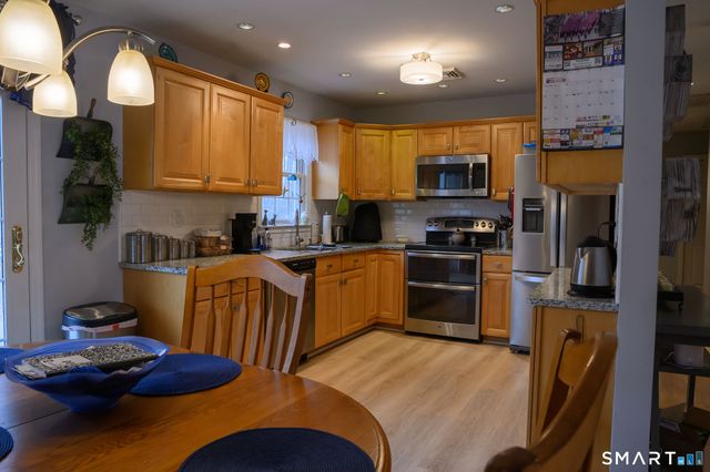 8B Kayview Avenue, Bethel, CT 06801