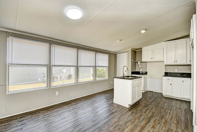 3833 Mayfield Dr., Conway, SC 29526