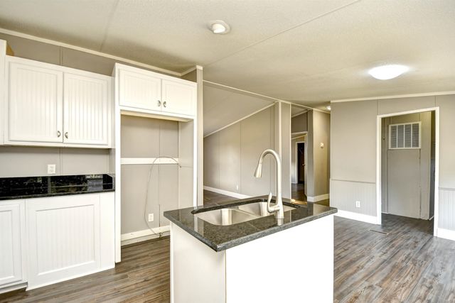 3833 Mayfield Dr., Conway, SC 29526