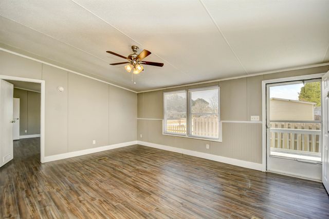 3833 Mayfield Dr., Conway, SC 29526