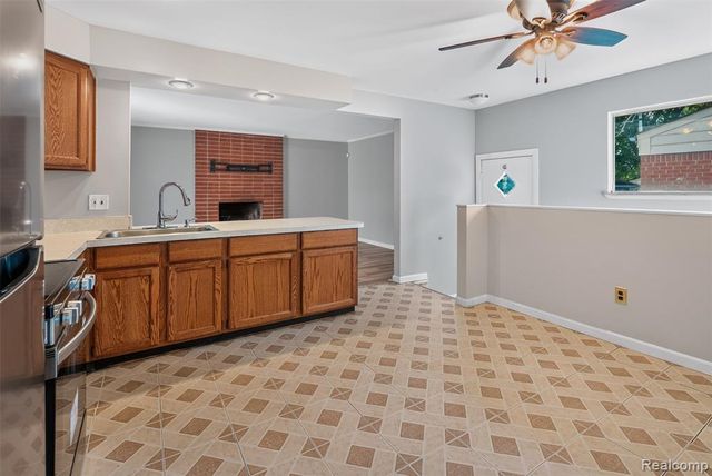 27754 Townley Avenue, Madison Heights, MI 48071