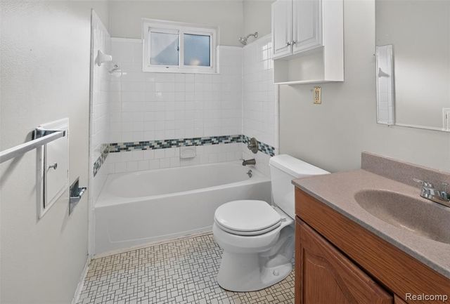 27754 Townley Avenue, Madison Heights, MI 48071
