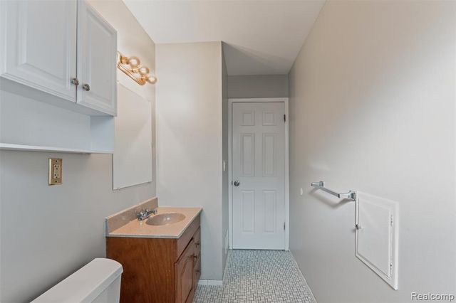 27754 Townley Avenue, Madison Heights, MI 48071