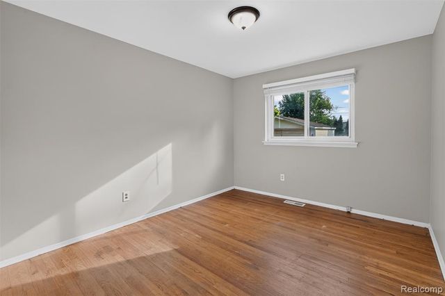 27754 Townley Avenue, Madison Heights, MI 48071