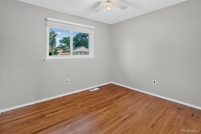 27754 Townley Avenue, Madison Heights, MI 48071