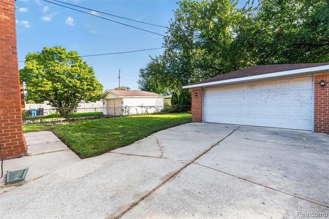 27754 Townley Avenue, Madison Heights, MI 48071