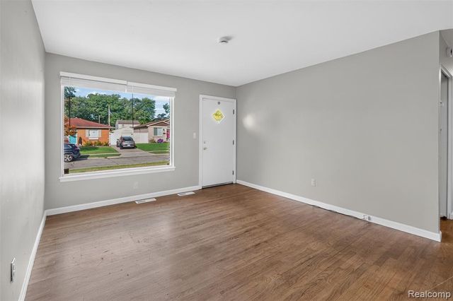 27754 Townley Avenue, Madison Heights, MI 48071