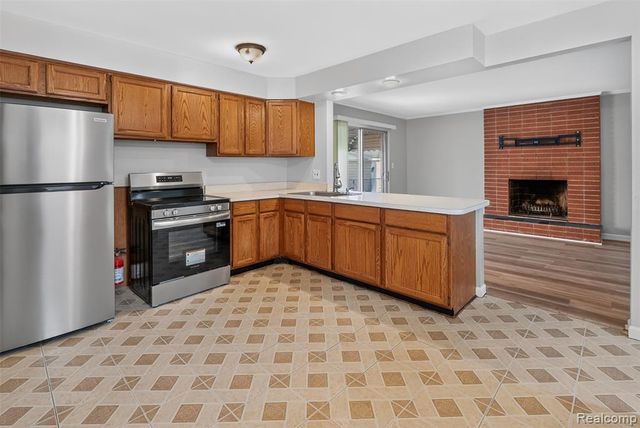 27754 Townley Avenue, Madison Heights, MI 48071