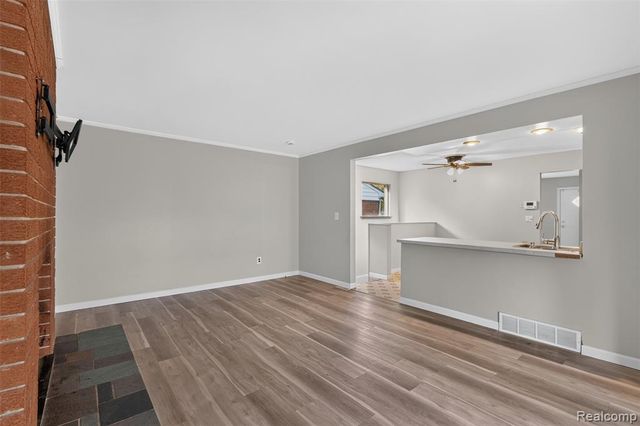27754 Townley Avenue, Madison Heights, MI 48071