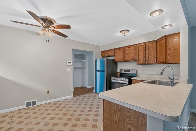 27754 Townley Avenue, Madison Heights, MI 48071