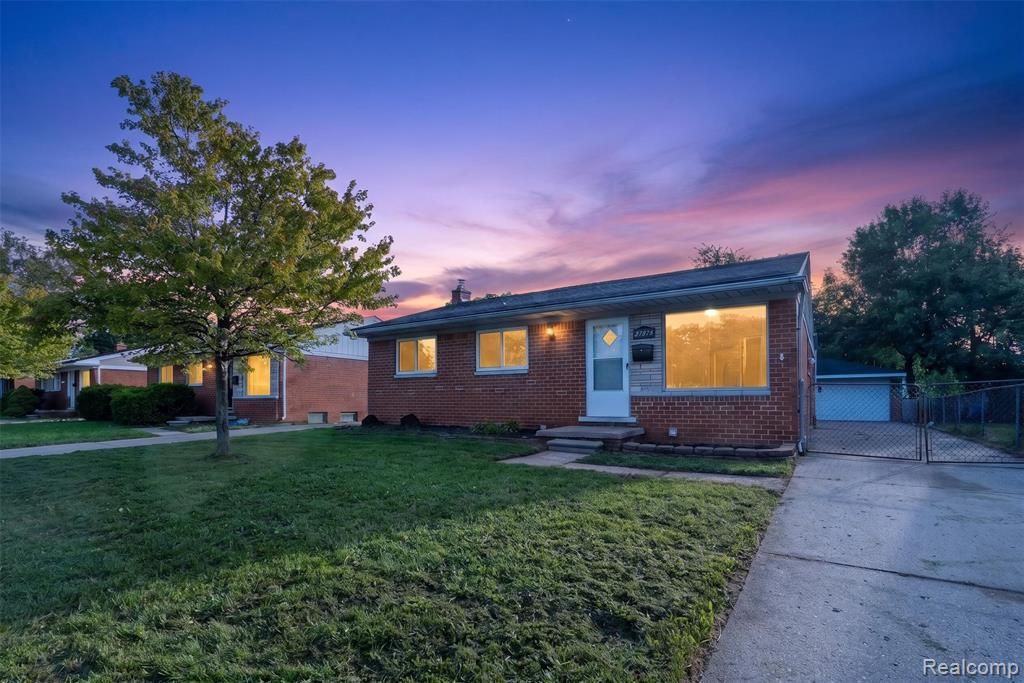 27754 Townley Avenue, Madison Heights, MI 48071