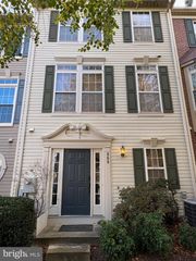 966 HARRISON CIR, Alexandria, VA 22304
