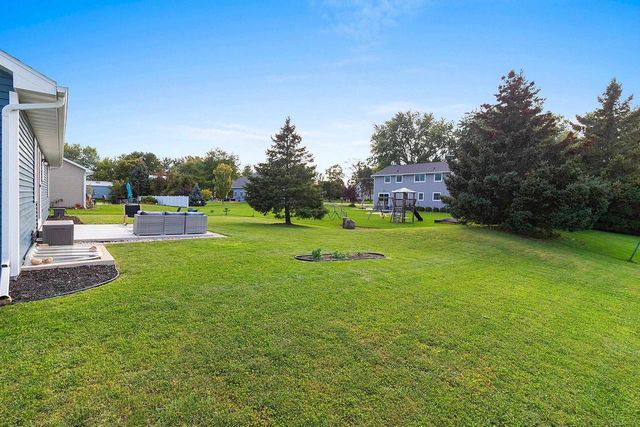 1290 BRENDA LANE, Neenah, WI 54956