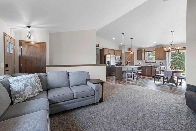 1290 BRENDA LANE, Neenah, WI 54956