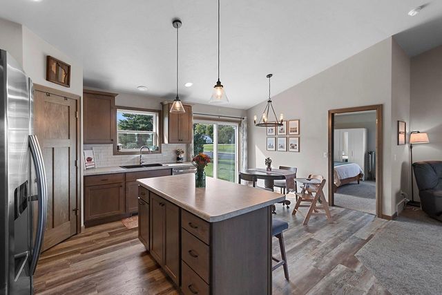 1290 BRENDA LANE, Neenah, WI 54956