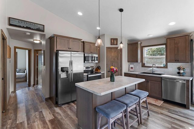 1290 BRENDA LANE, Neenah, WI 54956