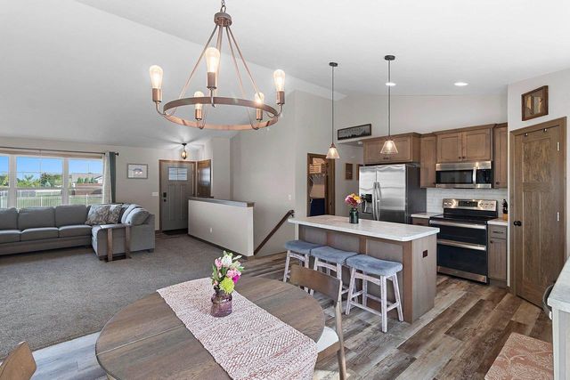 1290 BRENDA LANE, Neenah, WI 54956