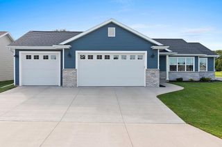 1290 BRENDA LANE, Neenah, WI 54956