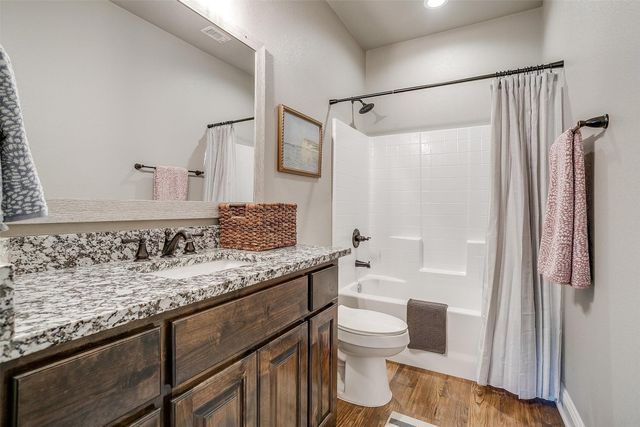 2708 James Road, Granbury, TX 76049