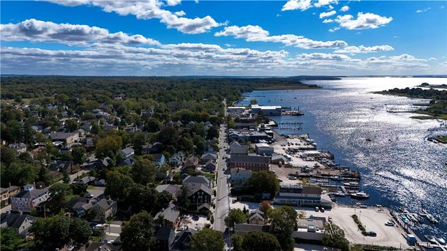 366 main Street 105, Warren, RI 02885